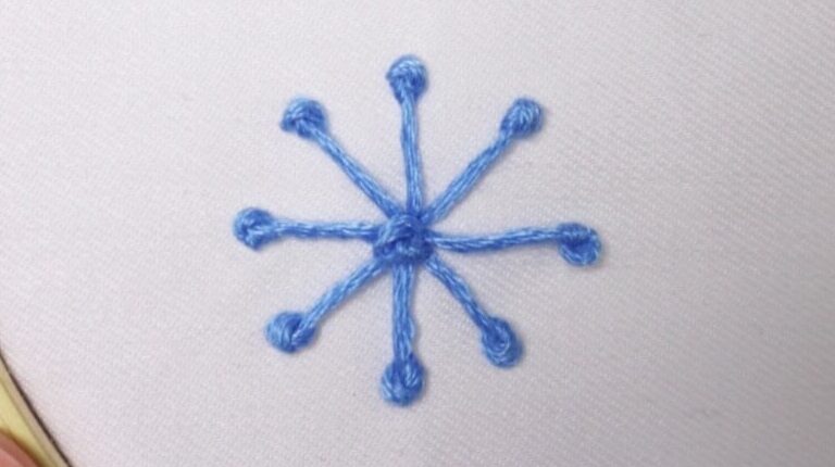 長いフレンチノットステッチPistil Stitchの縫い方雪の結晶